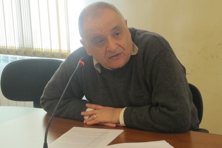 VULNERABLE INFRASTRUCTURES OF ARMENIA AND AZERBAIJAN: DEFENSE AND POLITICAL ISSUES VULNERABLE INFRASTRUCTURES OF ARMENIA AND AZERBAIJAN: DEFENSE AND POLITICAL ISSUES