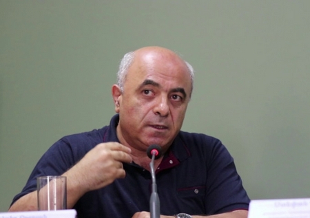 ԽՈՒԶԱՐԿՈՒՄ ԵՆ «ՄԱՅՐ ՀԱՅԱՍՏԱՆ»-Ի ԱՆԴԱՄ, ՔԱՂԱՔԱԳԵՏ ԵՐՎԱՆԴ ԲՈԶՈՅԱՆԻ ԲՆԱԿԱՐԱՆԸ